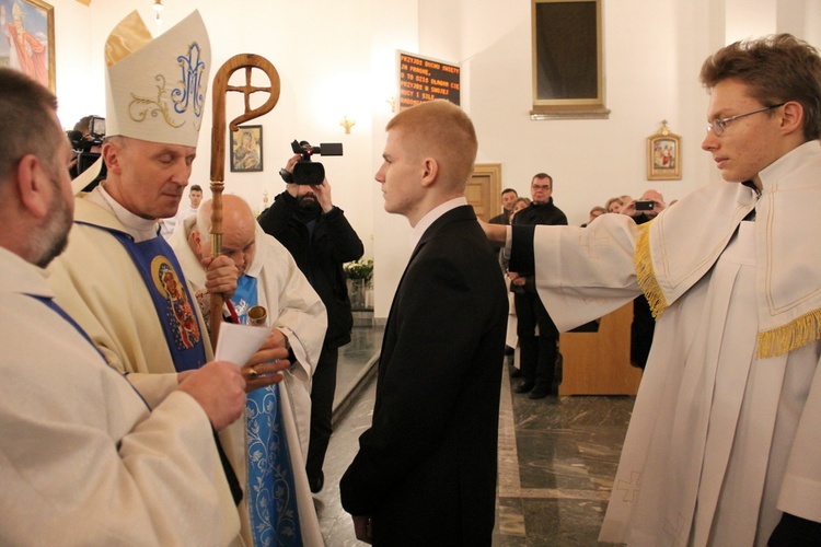 Zakręt. Bierzmowanie przy Madonnie