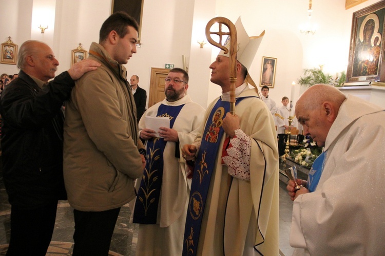 Zakręt. Bierzmowanie przy Madonnie