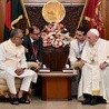 Papież w Bangladeszu apeluje o poszanowanie "słusznej różnorodności" 