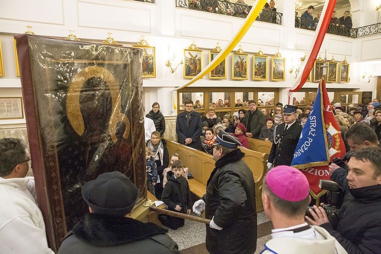 Długa Kościelna: nawet pożar nie zamknie źródła łaski