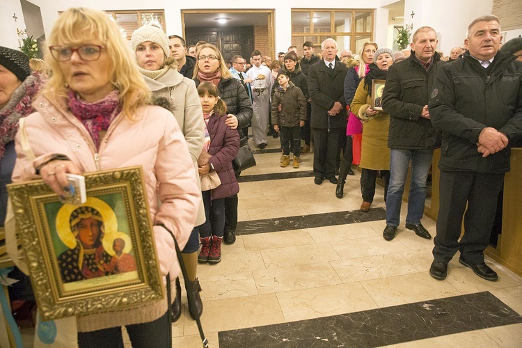 Korona dla Maryi w Halinowie