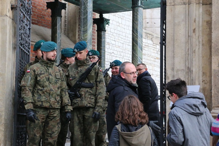 Uczniowie uczcili pamięć marszałka Józefa Piłsudskiego