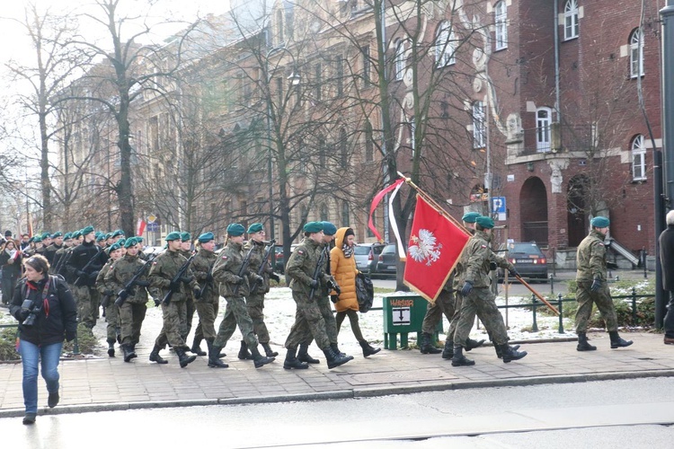 Uczniowie uczcili pamięć marszałka Józefa Piłsudskiego