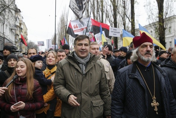 Uwolniony z rąk policji Saakaszwili wzywa do obalenia Poroszenki