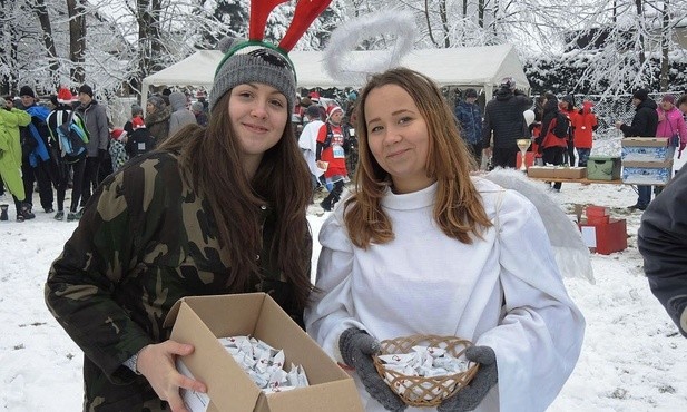 Młodzi z "Nadziei" byli gospodarzami Biegu Mikołajkowego