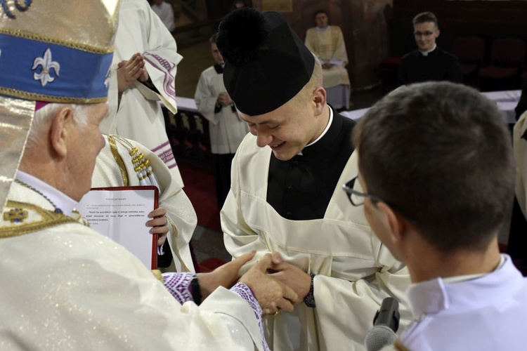 Przyjęcie stroju duchownego przez alumnów III roku