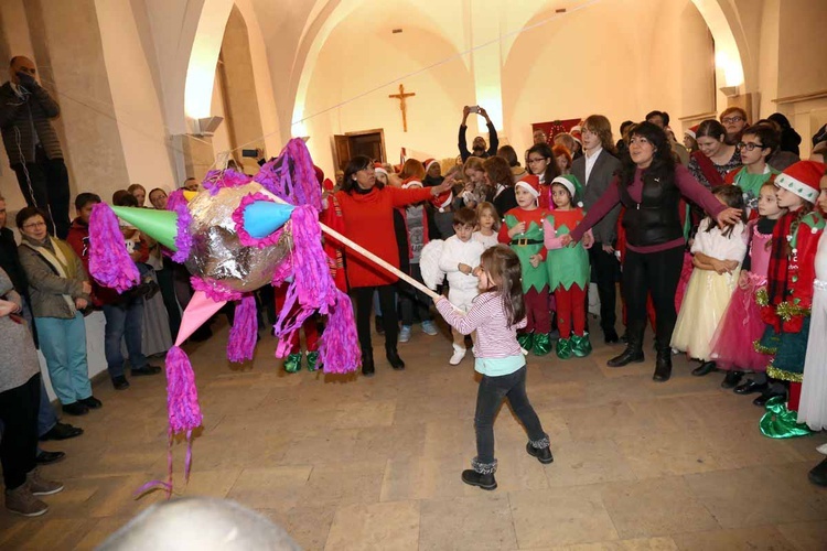 Bożonarodzeniowa fiesta u krakowskich franciszkanów