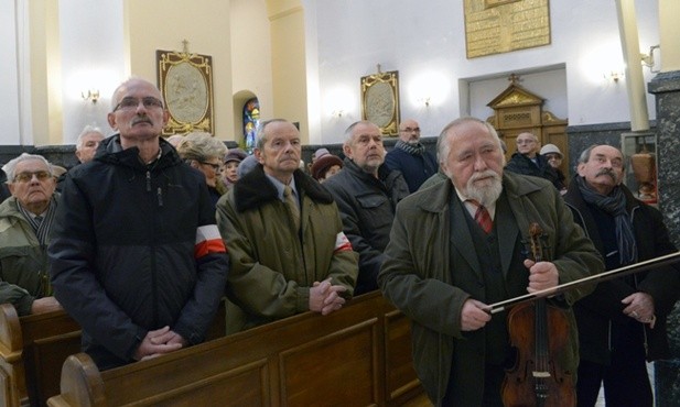 Internowani i represjonowani wzięli udział w Mszy św.