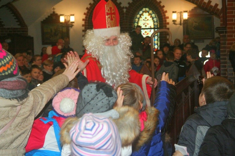 Spotkanie ze św. Mikołajem w Drezdenku