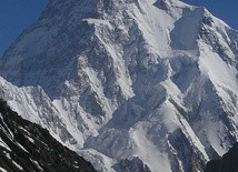 Wyprawa na K2: Silny wiatr nie pozwala założyć obozu trzeciego