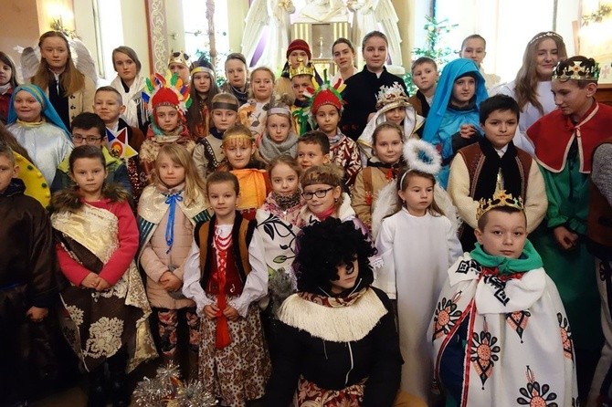 Kolędnicy misyjni w Poroninie 