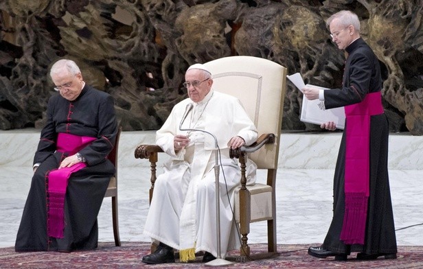 Franciszek protestuje: Bez Jezusa nie ma Bożego Narodzenia