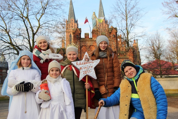 Kolędnicy misyjni z parafii w Złakowie