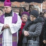 Bp Stanisław spoczął na Cmentarzu Bródzieńskim