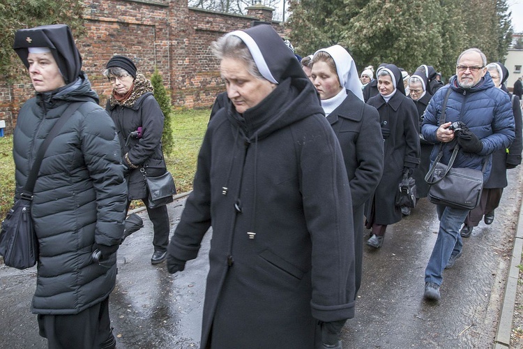 Bp Stanisław spoczął na Cmentarzu Bródzieńskim