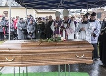 Bp Stanisław spoczął na Cmentarzu Bródzieńskim