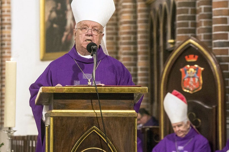 Dopełniał cierpień Chrystusa. Msza św. pogrzebowa