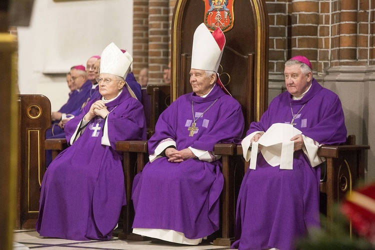 Dopełniał cierpień Chrystusa. Msza św. pogrzebowa