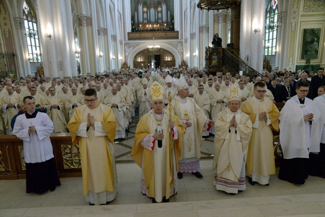 Marzec. Jubileusz 25-lecia diecezji i rozpoczęcie Jerycha Różańcowego