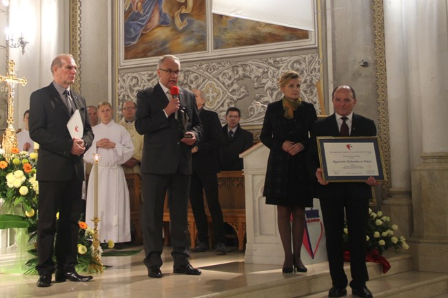 Październik. Nagroda "Viventi Caritate" dla Rycerzy Kolumba