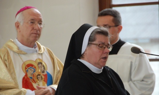 Ostatniego dnia roku biskup ordynariusz modlił się z siostrami nazaretankami.