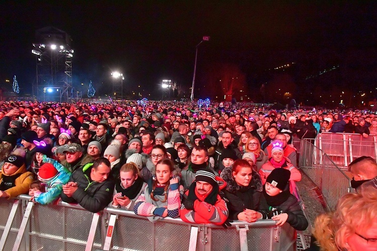 Sylwestrowa zabawa na Równi Krupowej w Zakopanem 