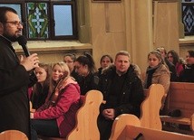 Ks. Grzegorz Pasternak poprowadził drugie spotkanie Duchowej Rewolucji dla cieszyńskiej młodzieży.