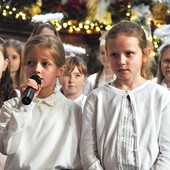 Jasełka w wykonaniu miejscowych dzieci.