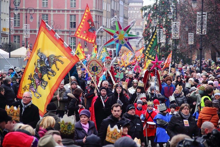 Dokładnie przejrzyj odpowiednie galerie i znajdź zdjęcie, na którym zostałaś(eś) uchwycony