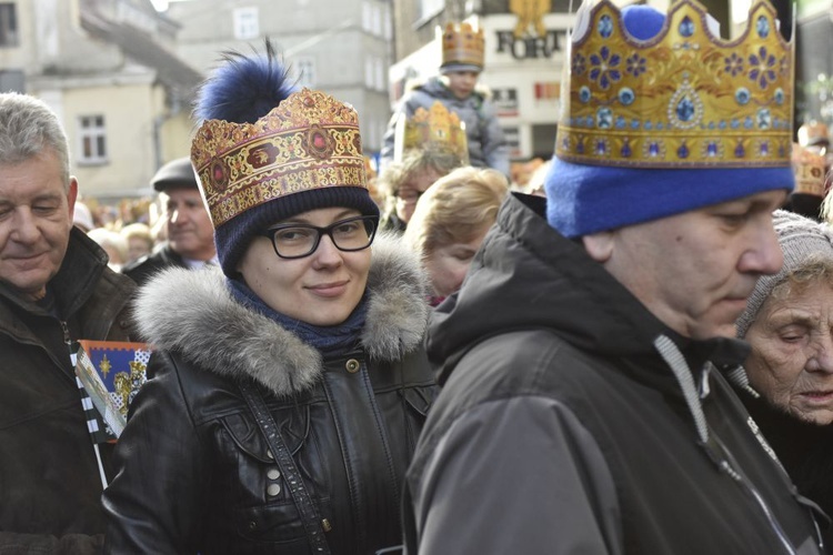 Ponad 2500 osób poszło za mędrcami w Wałbrzychu