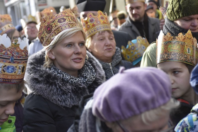 Ponad 2500 osób poszło za mędrcami w Wałbrzychu