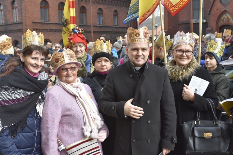 Ponad 2500 osób poszło za mędrcami w Wałbrzychu