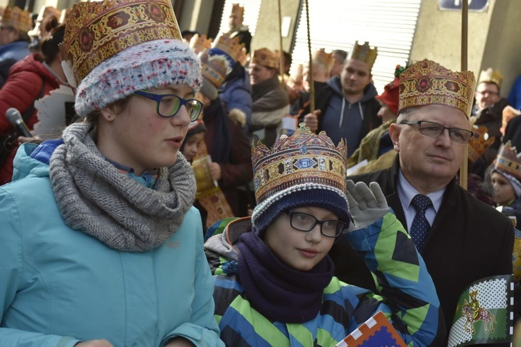 Ponad 2500 osób poszło za mędrcami w Wałbrzychu