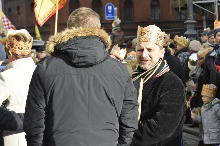 Ponad 2500 osób poszło za mędrcami w Wałbrzychu