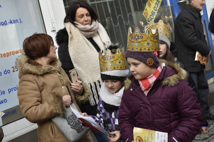 Ponad 2500 osób poszło za mędrcami w Wałbrzychu