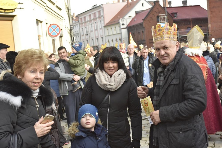 Ponad 2500 osób poszło za mędrcami w Wałbrzychu