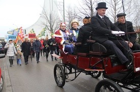 W Mielcu za bryczką