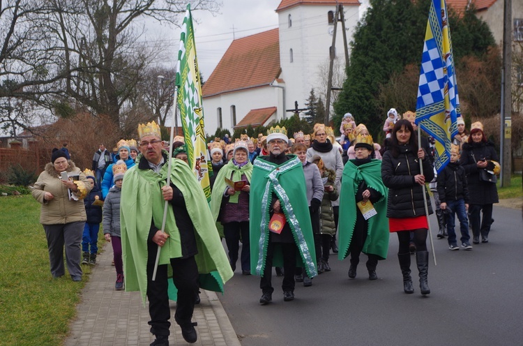 Orszak Trzech Króli w Mrozowie cz. 1