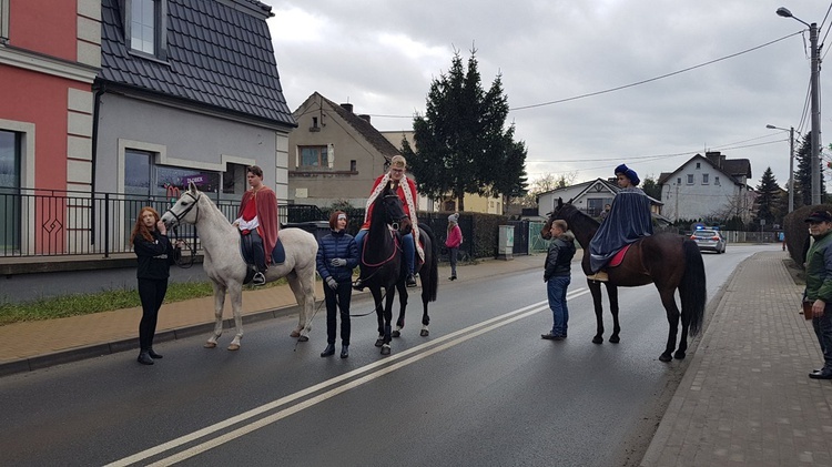 Orszak Trzech Króli w Smolcu cz. 1