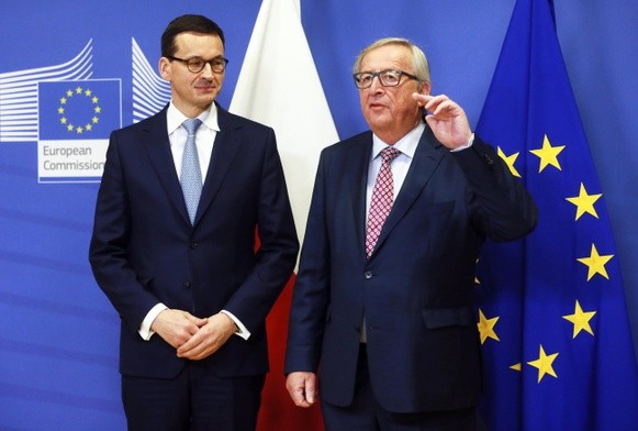 Rozpoczęło się spotkanie premiera Morawieckiego z szefem KE Junckerem