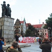 Rzeźba zniknie ze swojego dotychczasowego miejsca  w roku 100. rocznicy odzyskania niepodległości. 