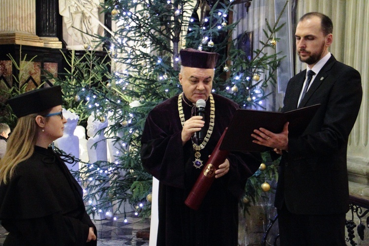 Nadanie tytułu doktora honoris causa prof. Rémiemu Brague'owi