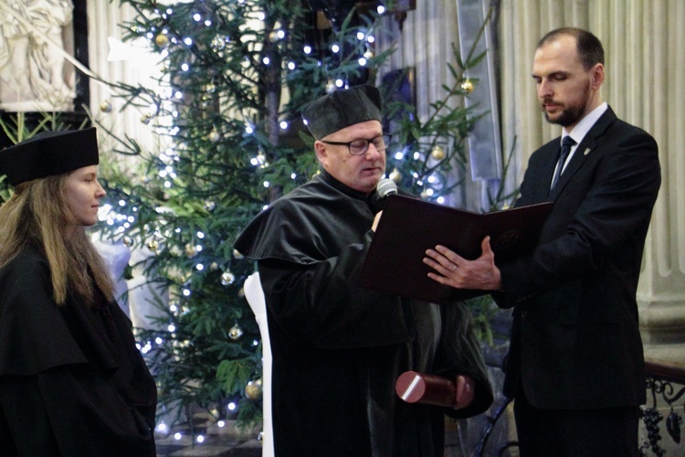 Nadanie tytułu doktora honoris causa prof. Rémiemu Brague'owi