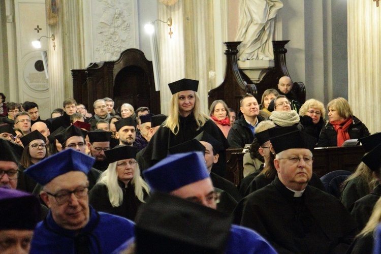 Nadanie tytułu doktora honoris causa prof. Rémiemu Brague'owi