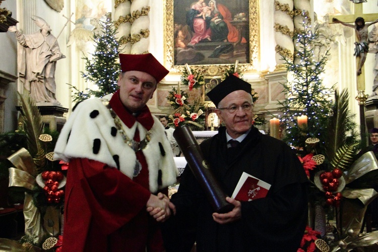 Nadanie tytułu doktora honoris causa prof. Rémiemu Brague'owi