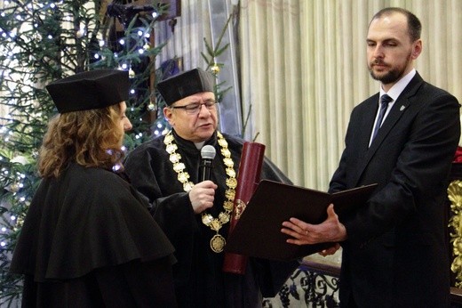 Nadanie tytułu doktora honoris causa prof. Rémiemu Brague'owi