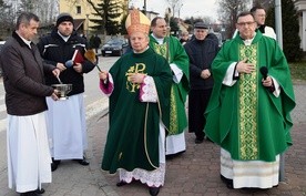 Promenadę dedykowaną twórcy sanktuarium poświęcił bp Henryk Tomasik