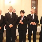 ▲	W diecezjalnym kolędowaniu polityków uczestniczyła wicepremier Beata Szydło.