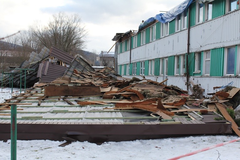 Orkan zerwał dach w Stroniu Śląskim
