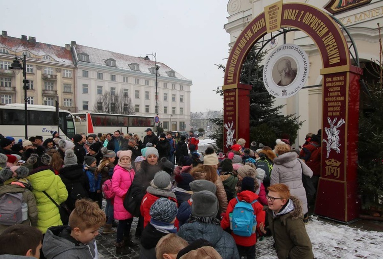 Dzieci roratnie u świętego Józefa